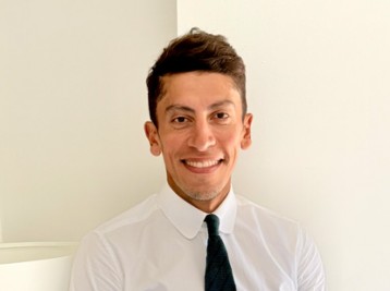 Un nouveau chirurgien rejoint l'aventure AIX VISION : bienvenue au Dr Kader Belahda